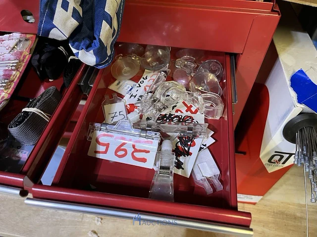 Partij fietsonderdelen en -accessoires - afbeelding 76 van  112