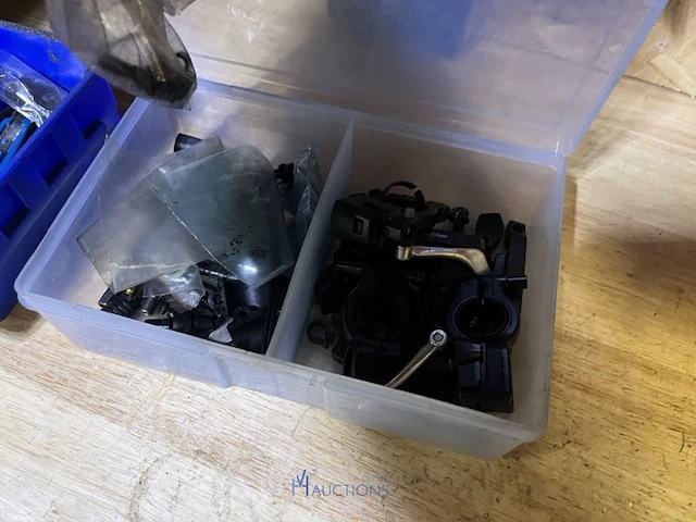 Partij fietsonderdelen en -accessoires - afbeelding 84 van  112