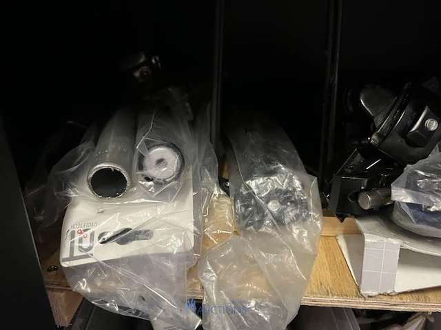 Partij fietsonderdelen en -accessoires - afbeelding 100 van  112