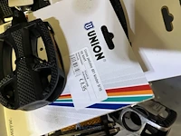 Partij fietsonderdelen en -accessoires - afbeelding 111 van  112