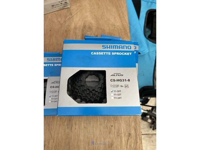 Partij fietsonderdelen shimano en sunrace - afbeelding 2 van  28