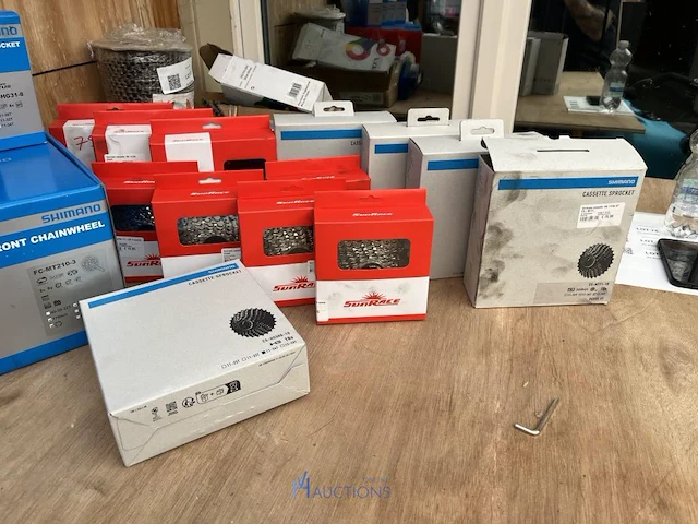 Partij fietsonderdelen shimano en sunrace - afbeelding 22 van  28