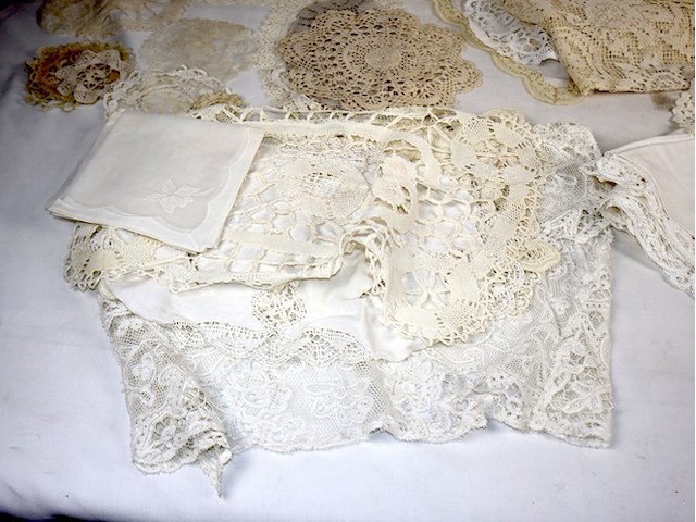 Partij fijne kant - afbeelding 6 van  7