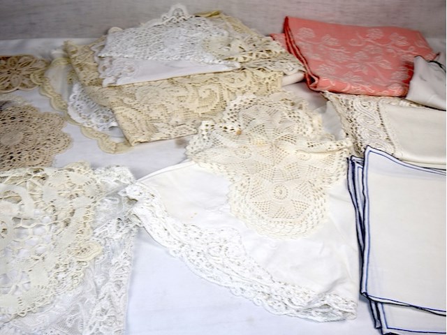 Partij fijne kant - afbeelding 7 van  7