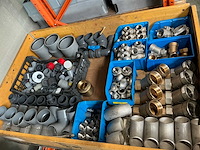 Partij fitting materiaal - afbeelding 1 van  5