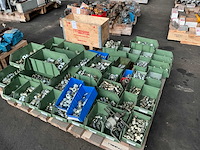 Partij fitting materiaal - afbeelding 1 van  9