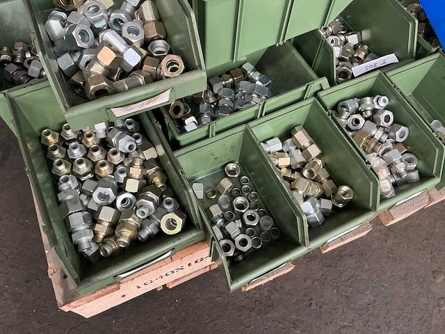 Partij fitting materiaal - afbeelding 3 van  9