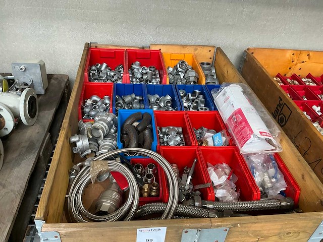Partij fittingmateriaal - afbeelding 1 van  10