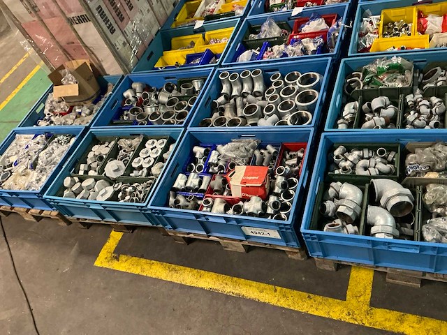 Partij fittingmateriaal - afbeelding 1 van  14