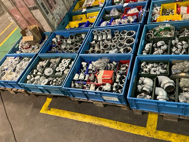 Partij fittingmateriaal - afbeelding 1 van  14