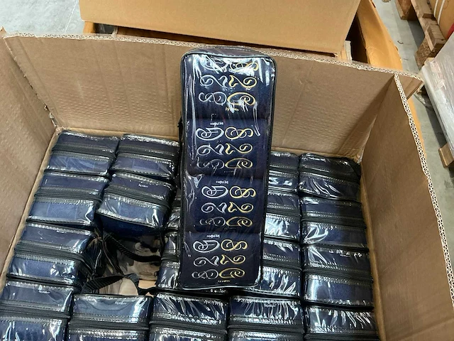 Partij fleecebandages met borduursel - afbeelding 1 van  5