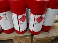 Partij flessen met meubel lak - afbeelding 3 van  4
