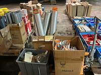 Partij flexibele aluminium slangen - afbeelding 1 van  3