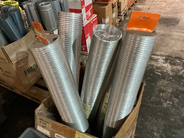 Partij flexibele aluminium slangen - afbeelding 6 van  6