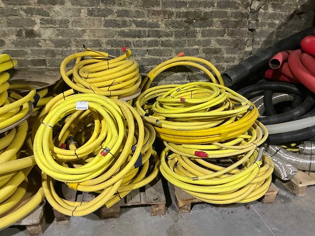 Partij flexibele gasleidingen - afbeelding 4 van  6