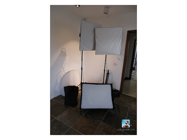Partij fotoapparatuur - afbeelding 1 van  12
