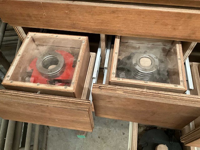 Partij frezen en boren - afbeelding 8 van  9