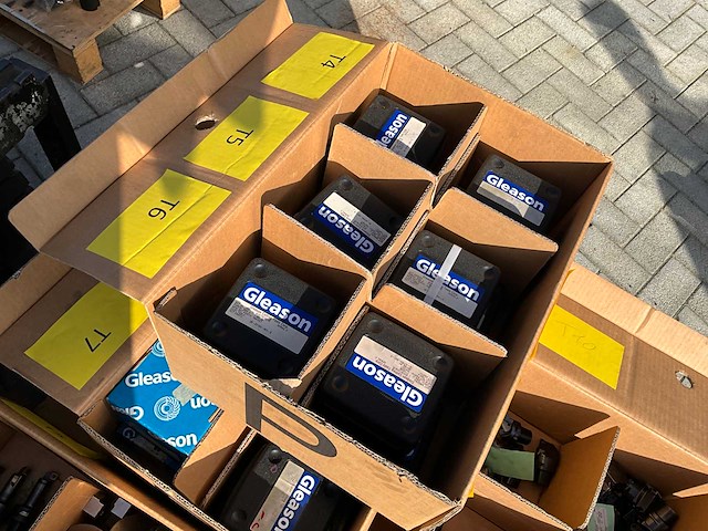 Partij frezen en houders kato toolhouders - ongebruikt - afbeelding 4 van  6