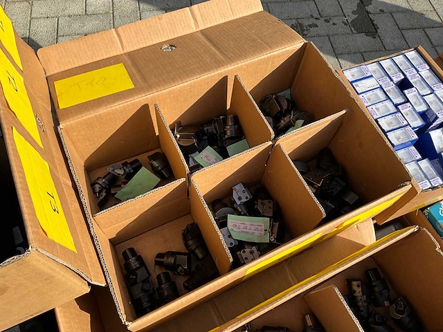 Partij frezen en houders kato toolhouders - ongebruikt - afbeelding 5 van  6
