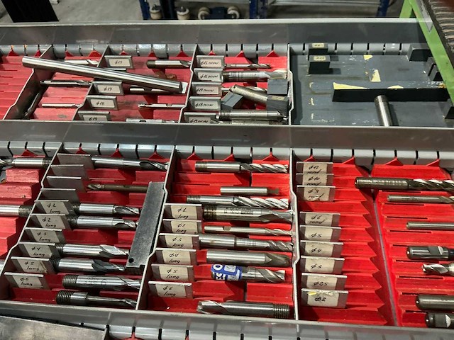 Partij frezen en toebehoren - afbeelding 9 van  13