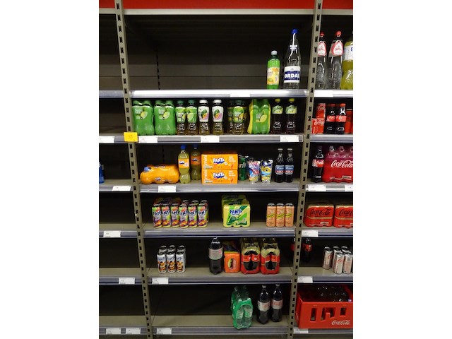 Partij frisdrank en non-alcoholische dranken - afbeelding 2 van  7