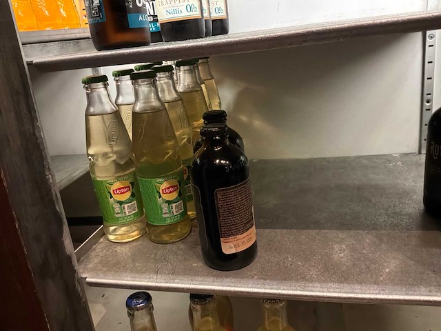 Partij frisdrank, water en bieren - afbeelding 4 van  9