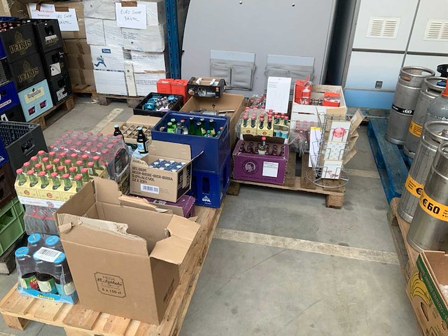 Partij frisdrank - afbeelding 1 van  7