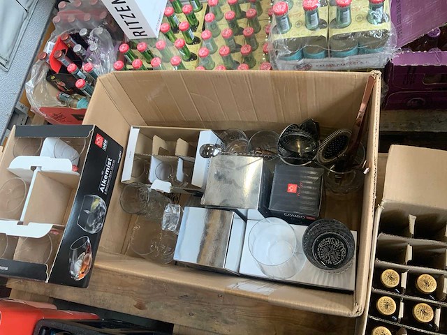 Partij frisdrank - afbeelding 7 van  7