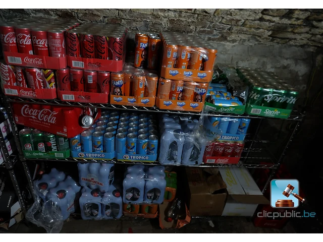 Partij frisdrank - afbeelding 1 van  9