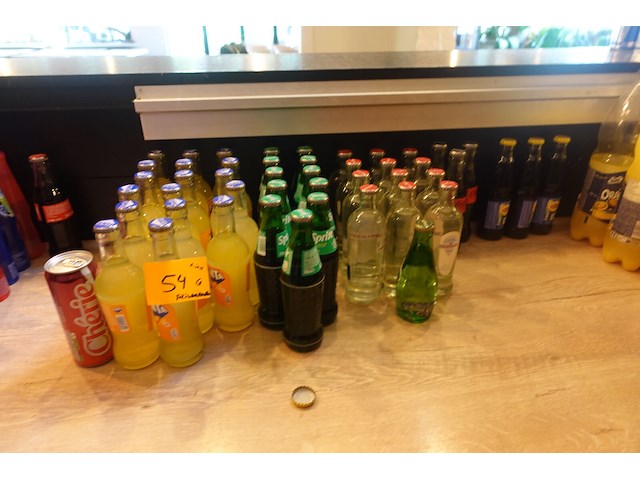 Partij frisdrank - afbeelding 1 van  8