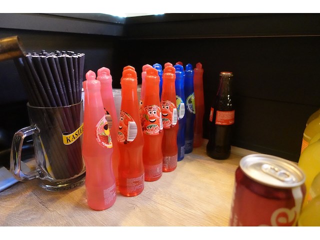 Partij frisdrank - afbeelding 6 van  8