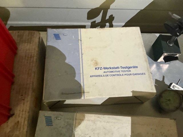 Partij garage benodigdheden - afbeelding 1 van  2