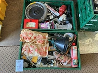 Partij garage inventaris exclusief krat (2x)