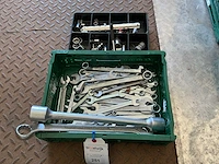Partij garage inventaris exclusief krat