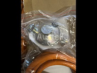 Partij gasslangen met drukmeter in 3 dozen - afbeelding 1 van  4