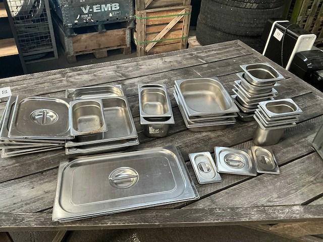 Partij gastronormbakken (+/-20) - afbeelding 1 van  4