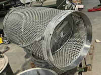 Partij gedemonteerde inox machineonderdelen - afbeelding 2 van  4