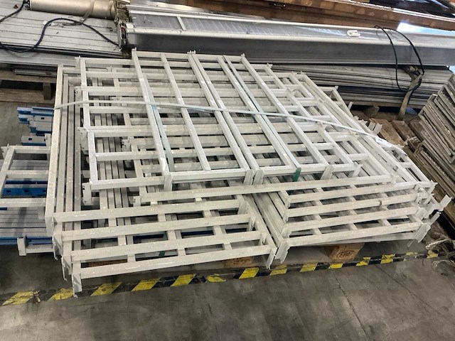 Partij gedemonteerde magazijnrekken - afbeelding 4 van  5