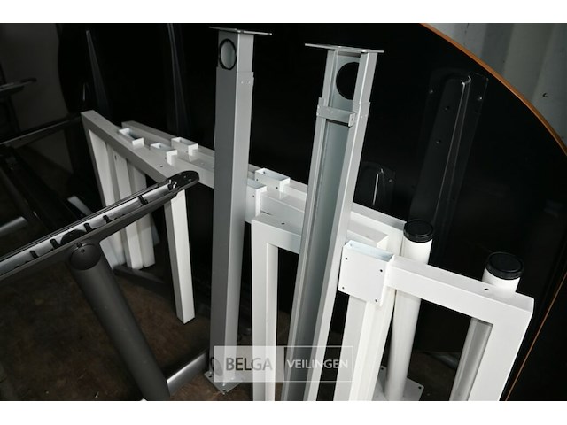 Partij gedemonteerde tafels - afbeelding 5 van  7