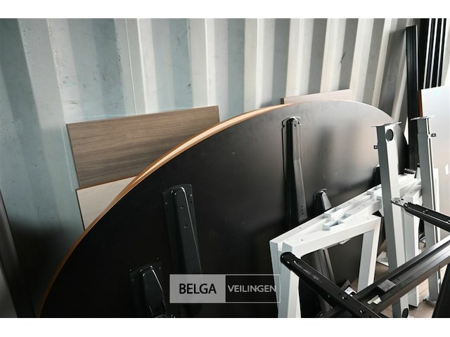 Partij gedemonteerde tafels - afbeelding 4 van  7