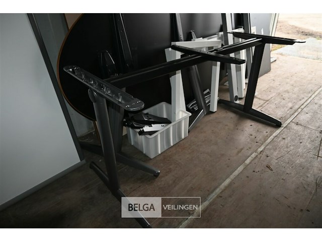 Partij gedemonteerde tafels - afbeelding 3 van  7