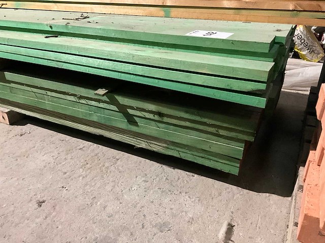 Partij gedrenkt bouwhout - afbeelding 2 van  3