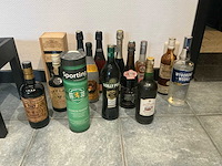 Partij geestrijke dranken (12x) - afbeelding 1 van  13