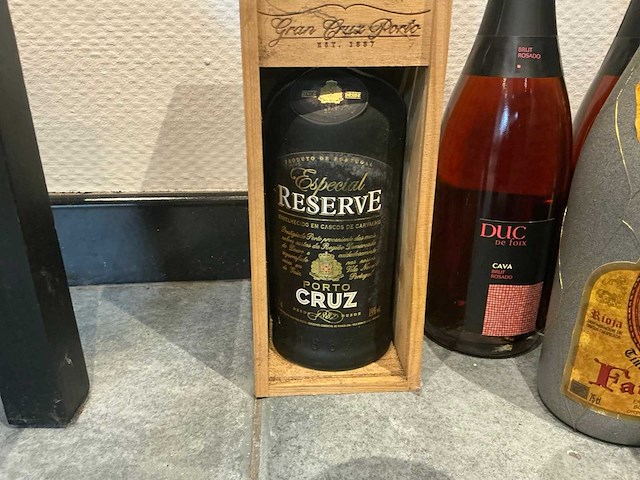 Partij geestrijke dranken (12x) - afbeelding 6 van  13