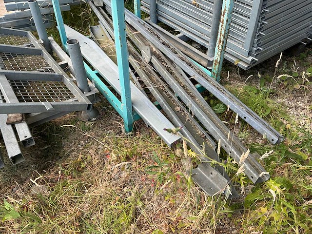 Partij gegalvaniseerde aanhangwagen onderdelen - afbeelding 5 van  13