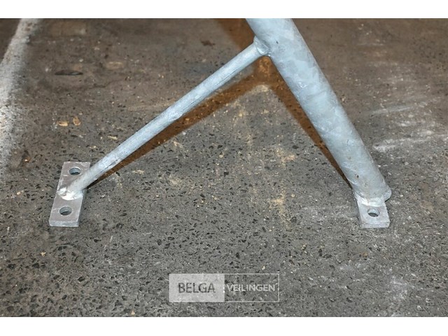 Partij gegalvaniseerde fietsbeugels - afbeelding 4 van  5