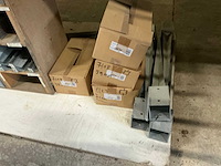 Partij gegalvaniseerde paalhouders en balkdragers - afbeelding 11 van  11
