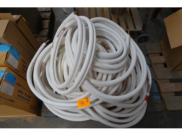 Partij geïsoleerde leiding - afbeelding 1 van  2