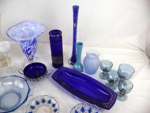 Partij gekleurd glas - afbeelding 4 van  8