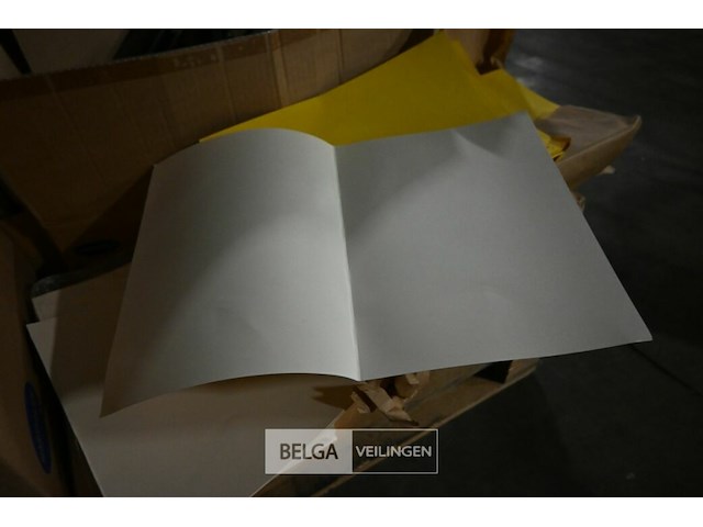 Partij gekleurd papier en mapjes - afbeelding 4 van  4